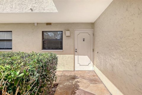 Condo in Sarasota, Florida, 2 bedrooms  № 2211461 - photo 7