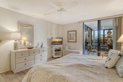 Condo in Sarasota, Florida, 2 bedrooms  № 2211461 - photo 24