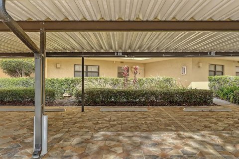 Condo in Sarasota, Florida, 2 bedrooms  № 2211461 - photo 6