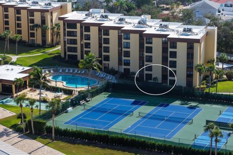 Condo in Sarasota, Florida, 2 bedrooms  № 2211461 - photo 4