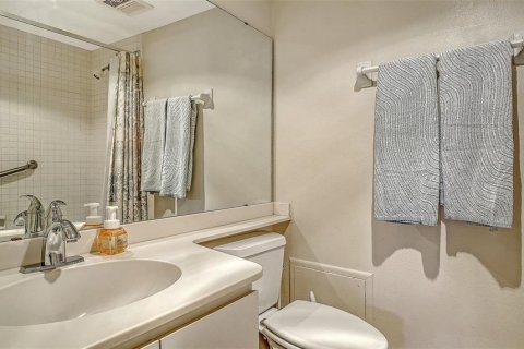 Condo in Sarasota, Florida, 2 bedrooms  № 2211461 - photo 29