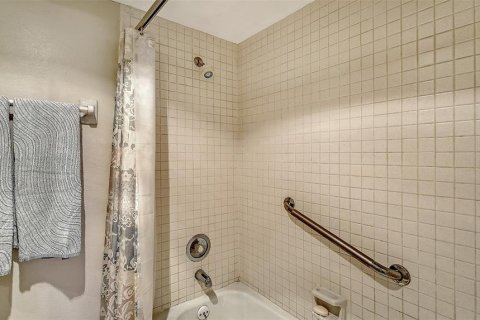 Condo in Sarasota, Florida, 2 bedrooms  № 2211461 - photo 28