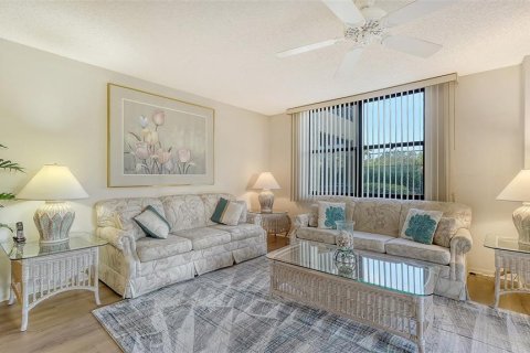 Condo in Sarasota, Florida, 2 bedrooms  № 2211461 - photo 8