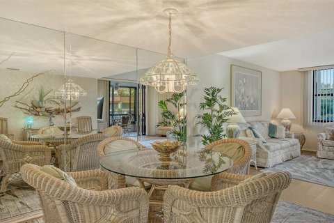 Condo in Sarasota, Florida, 2 bedrooms  № 2211461 - photo 15