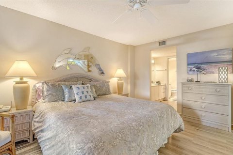 Condo in Sarasota, Florida, 2 bedrooms  № 2211461 - photo 26