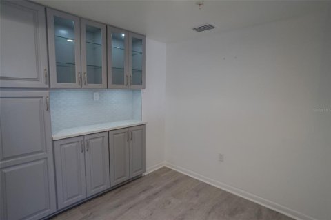 Condo in Clearwater, Florida, 2 bedrooms  № 2402775 - photo 7