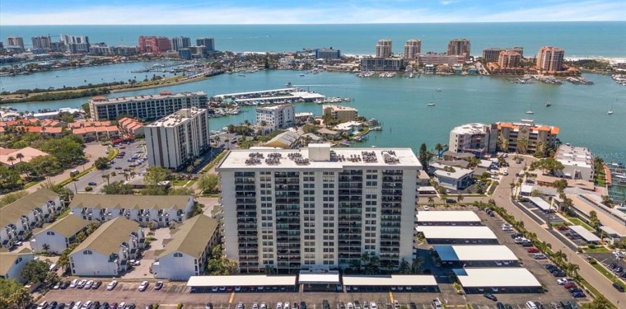 Condo in Clearwater, Florida, 2 bedrooms  № 2402775
