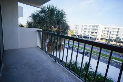 Condo in Clearwater, Florida, 2 bedrooms  № 2402775 - photo 4