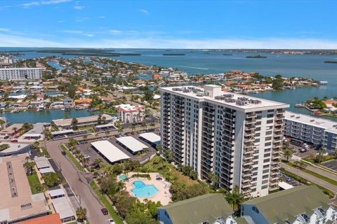 Condo in Clearwater, Florida, 2 bedrooms  № 2402775 - photo 21