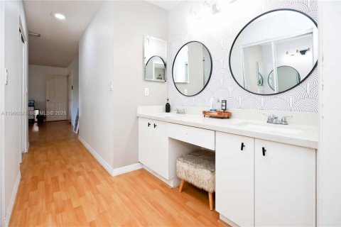 House in Margate, Florida 4 bedrooms, 222.59 sq.m. № 2029021 - photo 30