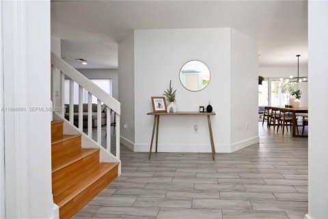 House in Margate, Florida 4 bedrooms, 222.59 sq.m. № 2029021 - photo 3