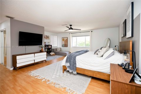 House in Margate, Florida 4 bedrooms, 222.59 sq.m. № 2029021 - photo 24