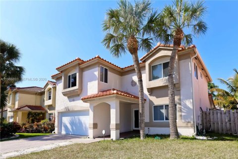 House in Margate, Florida 4 bedrooms, 222.59 sq.m. № 2029021 - photo 2