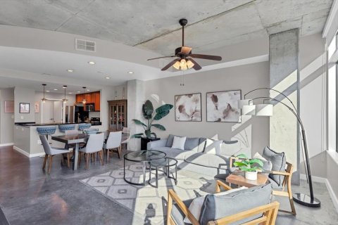 Copropriété à louer à Orlando, Floride: 2 chambres, 117.8 m2 № 2384163 - photo 11