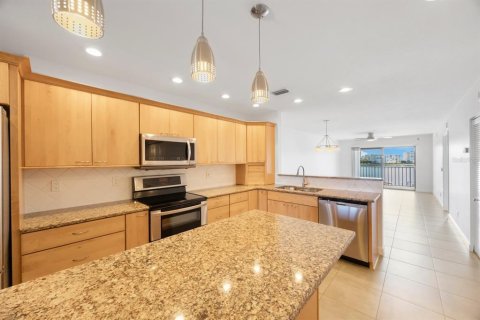 Condominio en venta en Saint Pete Beach, Florida, 2 dormitorios, 99.41 m2 № 1529723 - foto 8