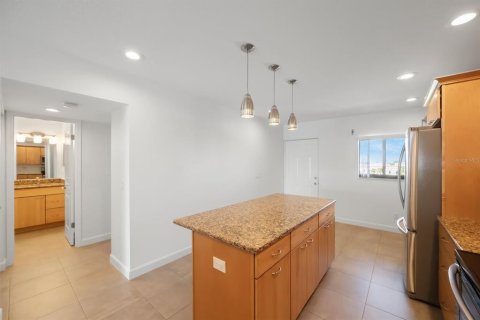 Condominio en venta en Saint Pete Beach, Florida, 2 dormitorios, 99.41 m2 № 1529723 - foto 3