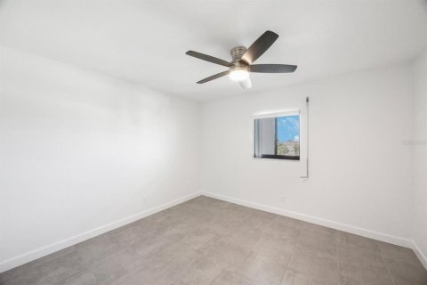 Condominio en venta en Saint Pete Beach, Florida, 2 dormitorios, 99.41 m2 № 1529723 - foto 21