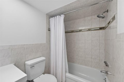 Condominio en venta en Clearwater, Florida, 1 dormitorio, 65.5 m2 № 2100640 - foto 19