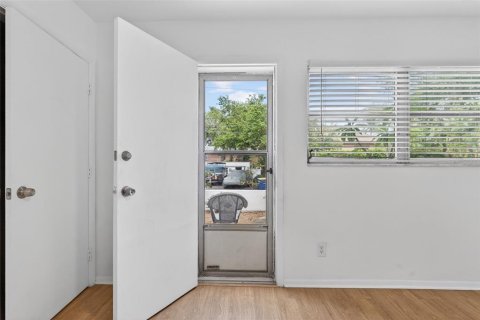 Condominio en venta en Clearwater, Florida, 1 dormitorio, 65.5 m2 № 2100640 - foto 6