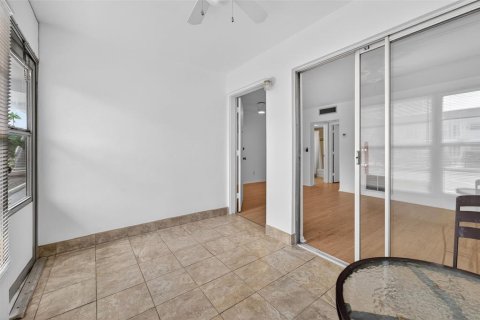 Condominio en venta en Clearwater, Florida, 1 dormitorio, 65.5 m2 № 2100640 - foto 23