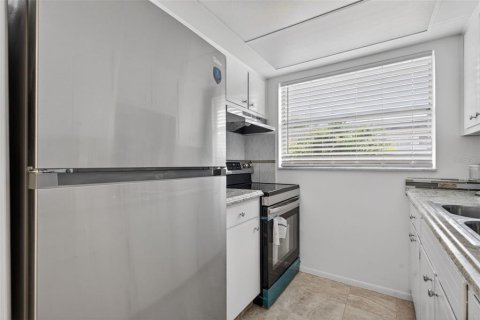 Condominio en venta en Clearwater, Florida, 1 dormitorio, 65.5 m2 № 2100640 - foto 14
