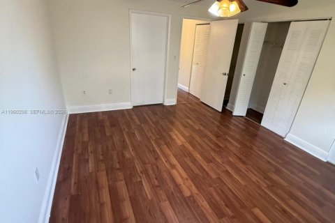 Condominio en alquiler en Miami, Florida, 2 dormitorios, 104.98 m2 № 2027707 - foto 7