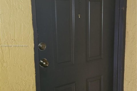 Condominio en Miami, Florida, 2 dormitorios № 2027707