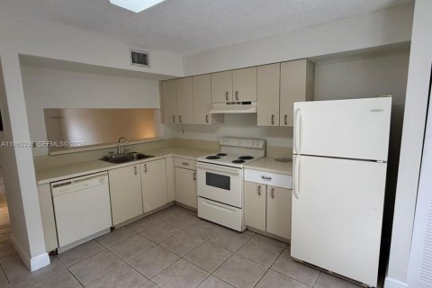 Condominio en alquiler en Miami, Florida, 2 dormitorios, 104.98 m2 № 2027707 - foto 18