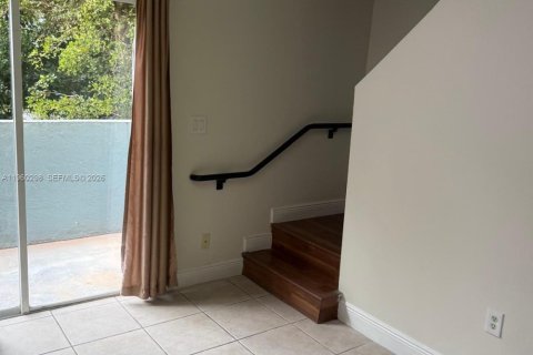 Condominio en alquiler en Miami, Florida, 2 dormitorios, 104.98 m2 № 2027707 - foto 10