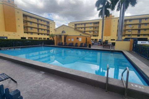 Condominio en alquiler en Miami, Florida, 2 dormitorios, 104.98 m2 № 2027707 - foto 24