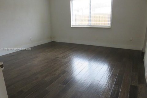 Condominio en alquiler en Miami, Florida, 2 dormitorios, 86.4 m2 № 2047320 - foto 10