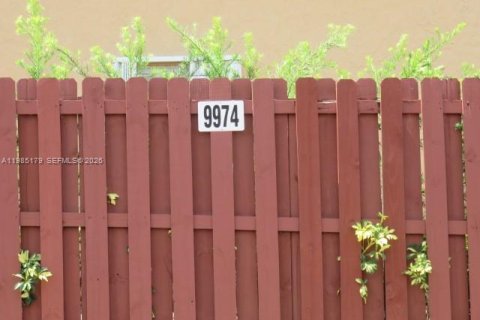 Condominio en alquiler en Miami, Florida, 2 dormitorios, 86.4 m2 № 2047320 - foto 2