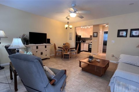 Condominio en alquiler en Hallandale Beach, Florida, 1 dormitorio, 46.45 m2 № 2010809 - foto 7