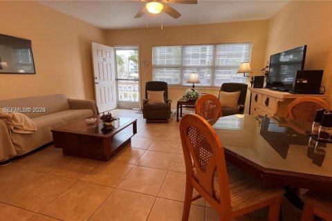 Condominio en alquiler en Hallandale Beach, Florida, 1 dormitorio, 46.45 m2 № 2010809 - foto 6