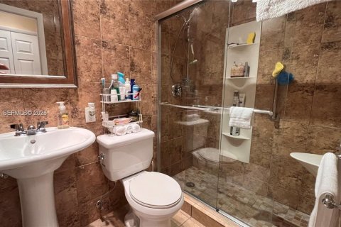 Condominio en alquiler en Hallandale Beach, Florida, 1 dormitorio, 46.45 m2 № 2010809 - foto 2