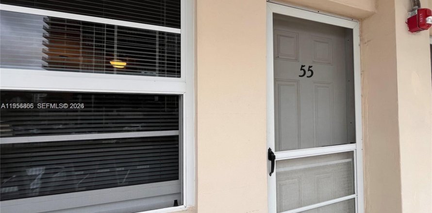 Condominio en Hallandale Beach, Florida, 1 dormitorio  № 2010809