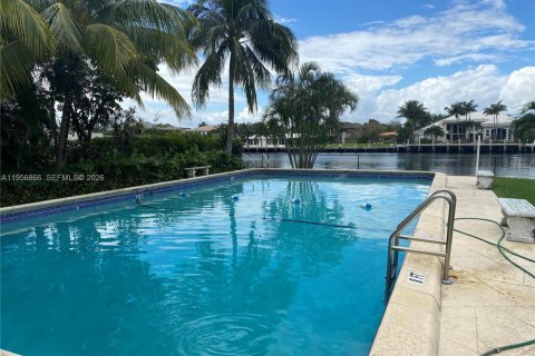 Condominio en alquiler en Hallandale Beach, Florida, 1 dormitorio, 46.45 m2 № 2010809 - foto 11