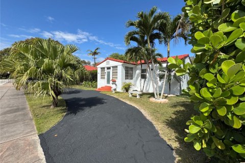 Villa ou maison à louer à Coral Gables, Floride: 3 chambres, 85.28 m2 № 2028625 - photo 22