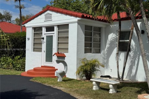 Villa ou maison à Coral Gables, Floride 3 chambres, 85.28 m2 № 2028625