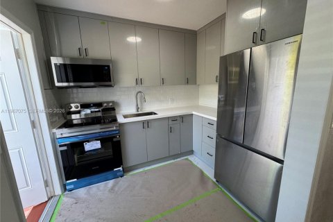 Villa ou maison à louer à Coral Gables, Floride: 3 chambres, 85.28 m2 № 2028625 - photo 4