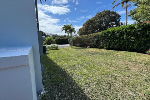 Villa ou maison à louer à Coral Gables, Floride: 3 chambres, 85.28 m2 № 2028625 - photo 19