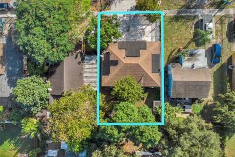 Villa ou maison à vendre à Miami, Floride: 3 chambres, 111.48 m2 № 2024937 - photo 21