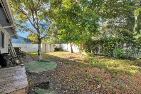 Villa ou maison à vendre à Miami, Floride: 3 chambres, 111.48 m2 № 2024937 - photo 17