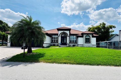 Casa en venta en Winter Haven, Florida, 4 dormitorios, 283.35 m2 № 2157891 - foto 3