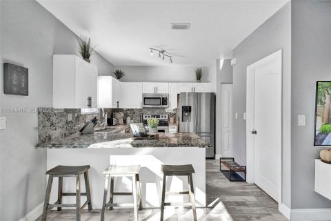 Townhouse in Cutler Bay, Florida 3 bedrooms, 120.31 sq.m. № 2026813 - photo 7