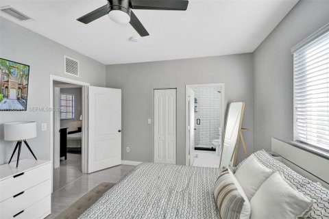 Townhouse in Cutler Bay, Florida 3 bedrooms, 120.31 sq.m. № 2026813 - photo 18