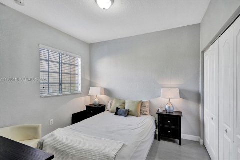 Townhouse in Cutler Bay, Florida 3 bedrooms, 120.31 sq.m. № 2026813 - photo 21