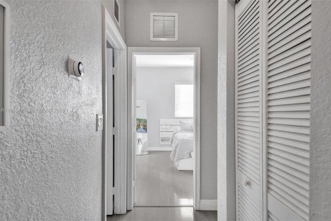 Townhouse in Cutler Bay, Florida 3 bedrooms, 120.31 sq.m. № 2026813 - photo 22