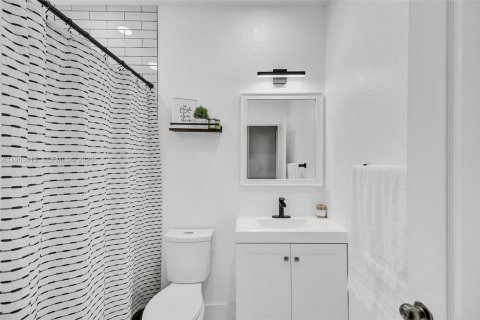 Townhouse in Cutler Bay, Florida 3 bedrooms, 120.31 sq.m. № 2026813 - photo 23