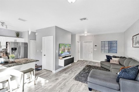 Townhouse in Cutler Bay, Florida 3 bedrooms, 120.31 sq.m. № 2026813 - photo 6